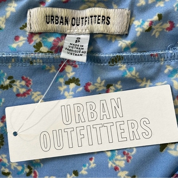 NEW cute floral romper - Picture 9 of 9